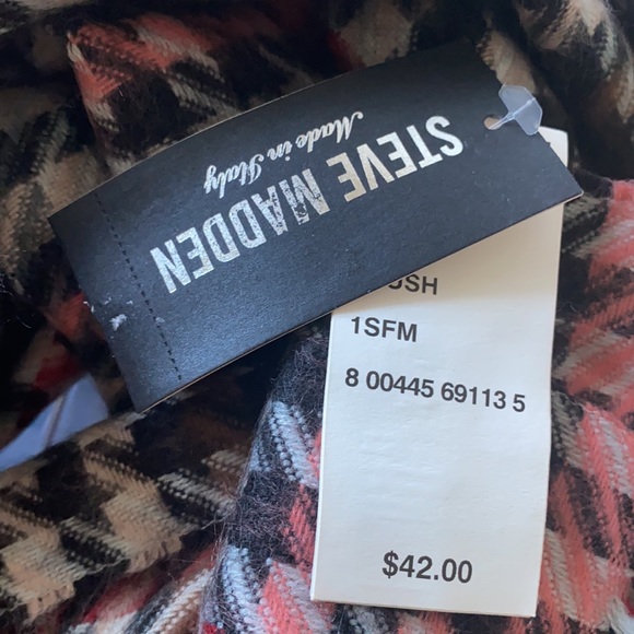 Steve Madden Houndstooth Italian Muffler Scarf Blush - Picture 4 of 4